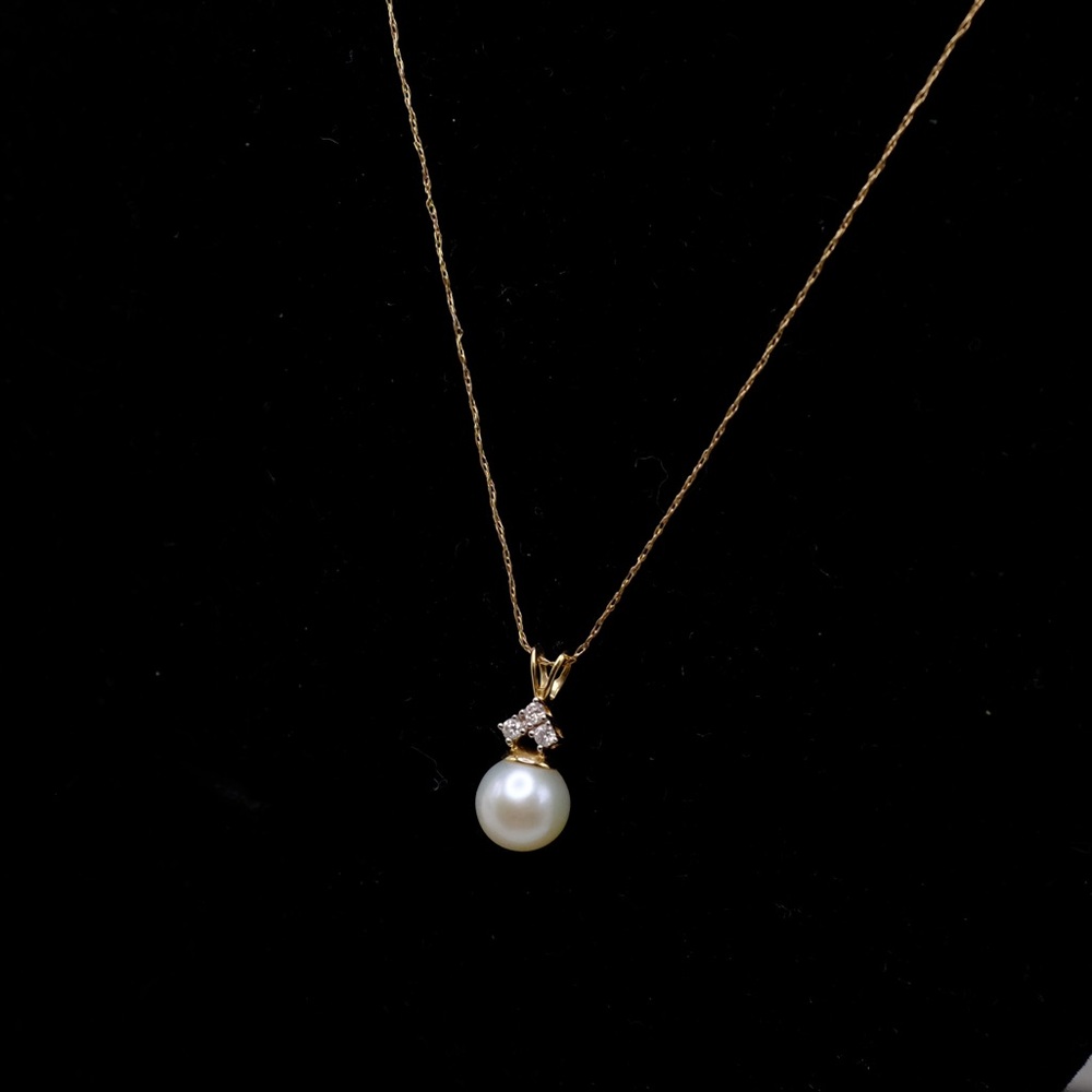 14k 14kt Pearl and Diamond Pendant